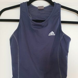 Awesome Cool-Material Dark Purple Sports Top with Built-in Bra